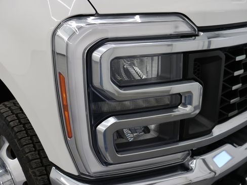 Used 2023 Ford F350 Lariat w/ FX4 Off-Road Package image 25