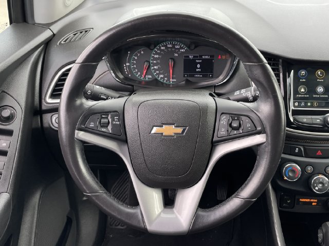 Used 2019 Chevrolet Trax LT w/ LT Convenience Package FWD image 12