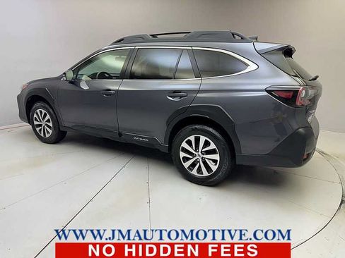 Used 2023 Subaru Outback Premium AWD/4WD image 3