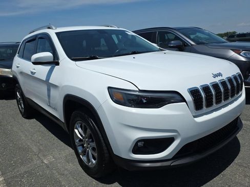 Used 2019 Jeep Cherokee Latitude Plus w/ Cold Weather Group AWD/4WD image 2