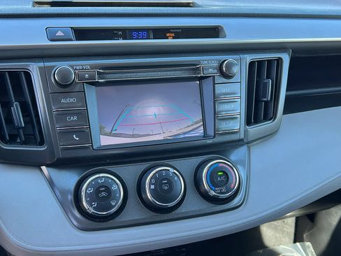 Used 2015 Toyota RAV4 LE AWD/4WD image 16