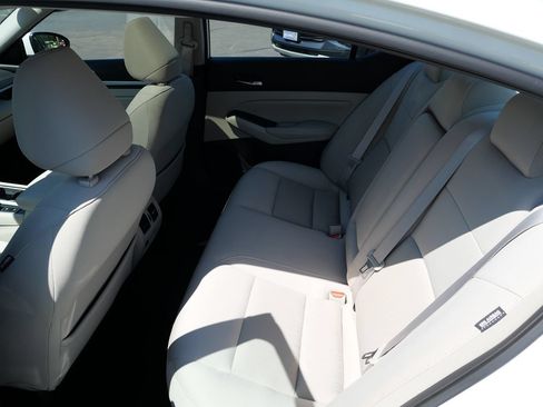 Used 2020 Nissan Altima 2.5 SV FWD image 24