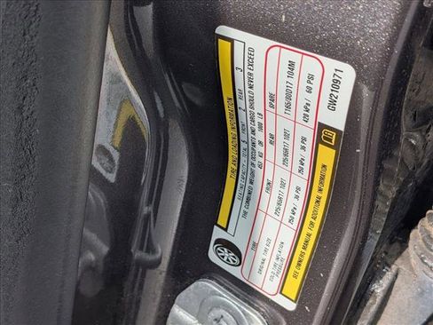 Used 2016 Jeep Cherokee Latitude w/ Cold Weather Group image 12