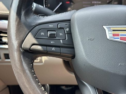 Used 2019 Cadillac XT4 Luxury w/ Cold Weather Package FWD image 15