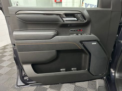 Used 2025 GMC Sierra 1500 AT4 w/ AT4 Premium Package AWD/4WD image 17