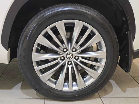 Used 2020 Toyota Highlander Platinum AWD/4WD image 8