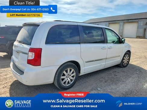 Used 2014 Chrysler Town & Country Touring FWD image 4