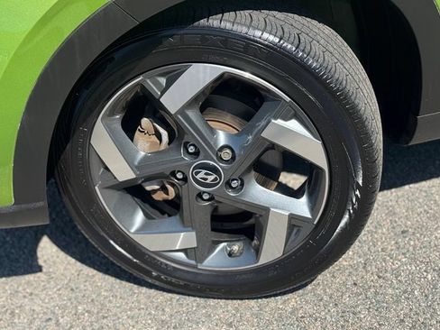 Certified 2024 Hyundai Venue SEL FWD image 27