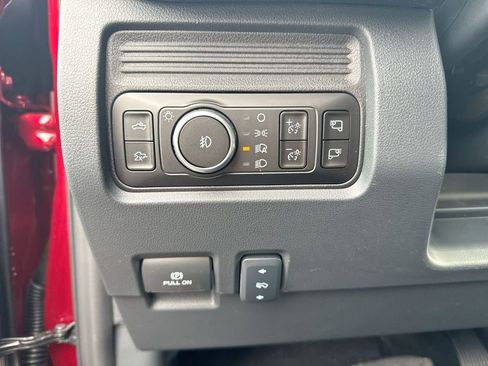 New 2026 Ford F250 Lariat w/ Black Appearance Package image 19