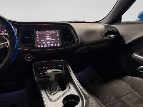 Used 2015 Dodge Challenger R/T Scat Pack w/ Leather Interior Group RWD image 20