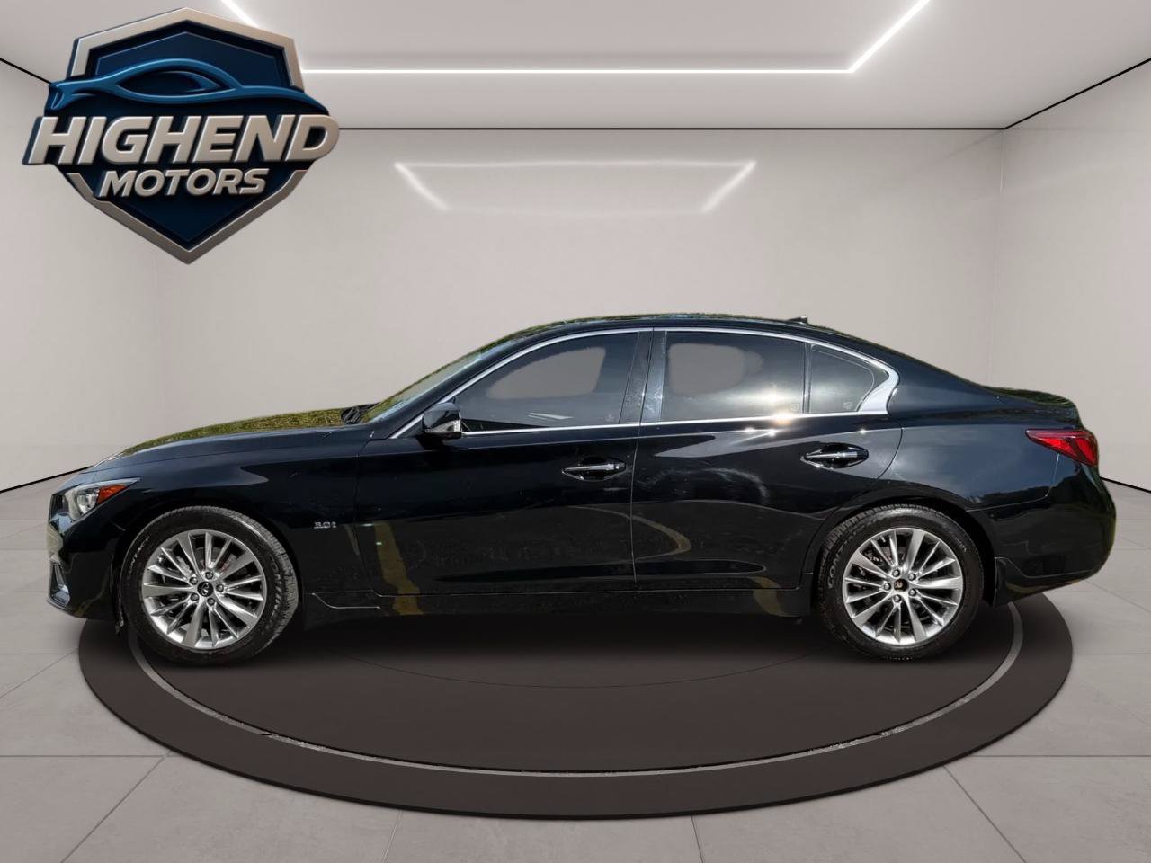 Used 2019 INFINITI Q50 Luxe w/ Essential Package (3.0T Luxe) AWD/4WD image 3