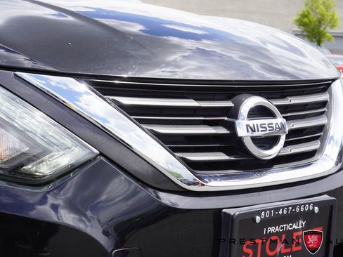 Used 2017 Nissan Altima 2.5 SR w/ Midnight Edition Package FWD image 13