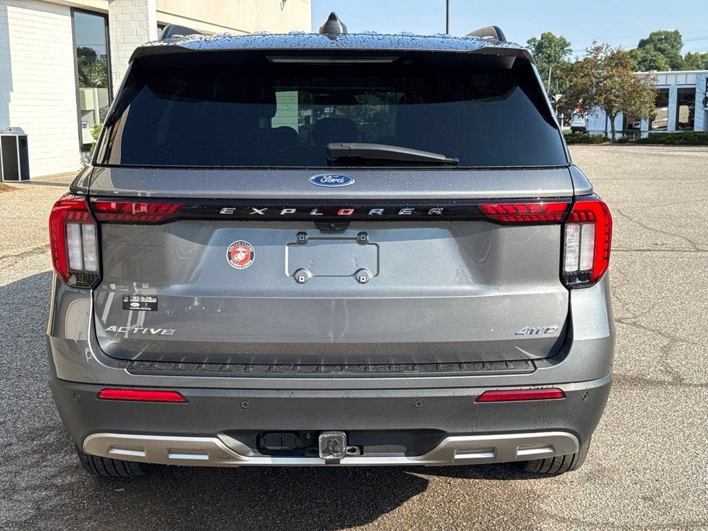 Used 2025 Ford Explorer Active w/ Active Comfort Package AWD/4WD image 15