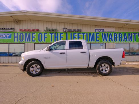 Used 2023 RAM 1500 Classic SLT w/ Electronics Group image 3