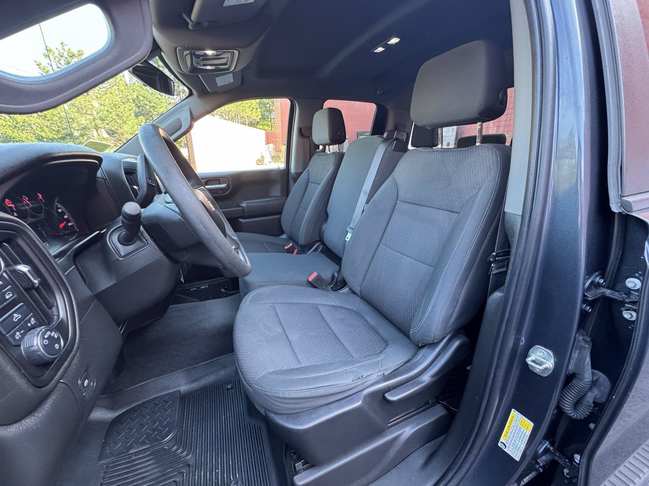 Used 2020 Chevrolet Silverado 1500 Custom w/ Custom Value Package AWD/4WD image 9