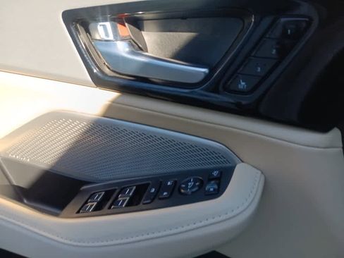 Used 2023 Acura MDX SH-AWD w/ Technology Package image 16