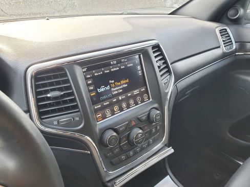 Used 2018 Jeep Grand Cherokee Limited AWD/4WD image 30