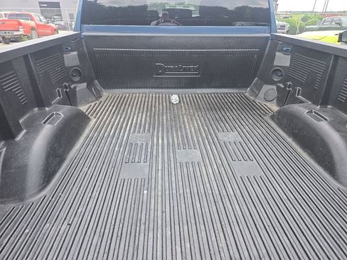 Used 2025 Chevrolet Silverado 2500 LT w/ Convenience Package AWD/4WD image 3