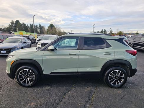 Used 2025 Chevrolet TrailBlazer LT image 4