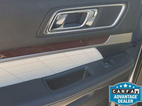 Used 2019 Ford Explorer Platinum image 49