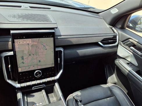 Used 2025 GMC Acadia Denali w/ Super Cruise Package AWD/4WD image 3