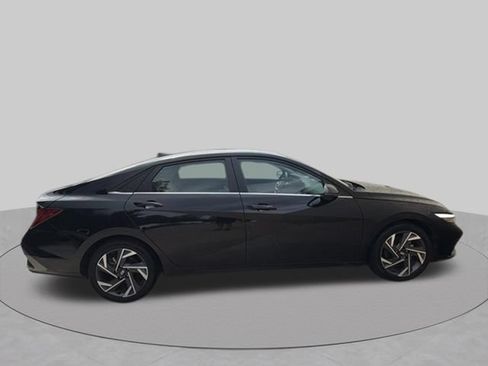 Used 2024 Hyundai Elantra Limited FWD image 6