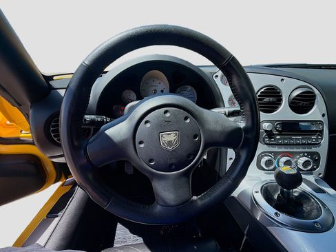 Used 2005 Dodge Viper SRT-10 RWD image 8