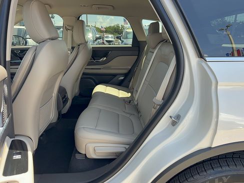Used 2024 Lincoln Corsair FWD image 14