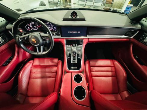 Used 2022 Porsche Panamera 4 Platinum Edition image 27