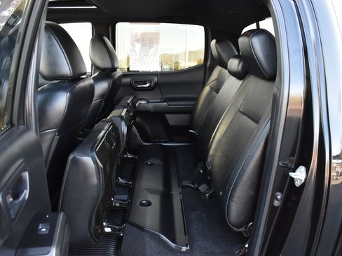 Used 2022 Toyota Tacoma TRD Sport w/ TRD Premium Sport Package image 15