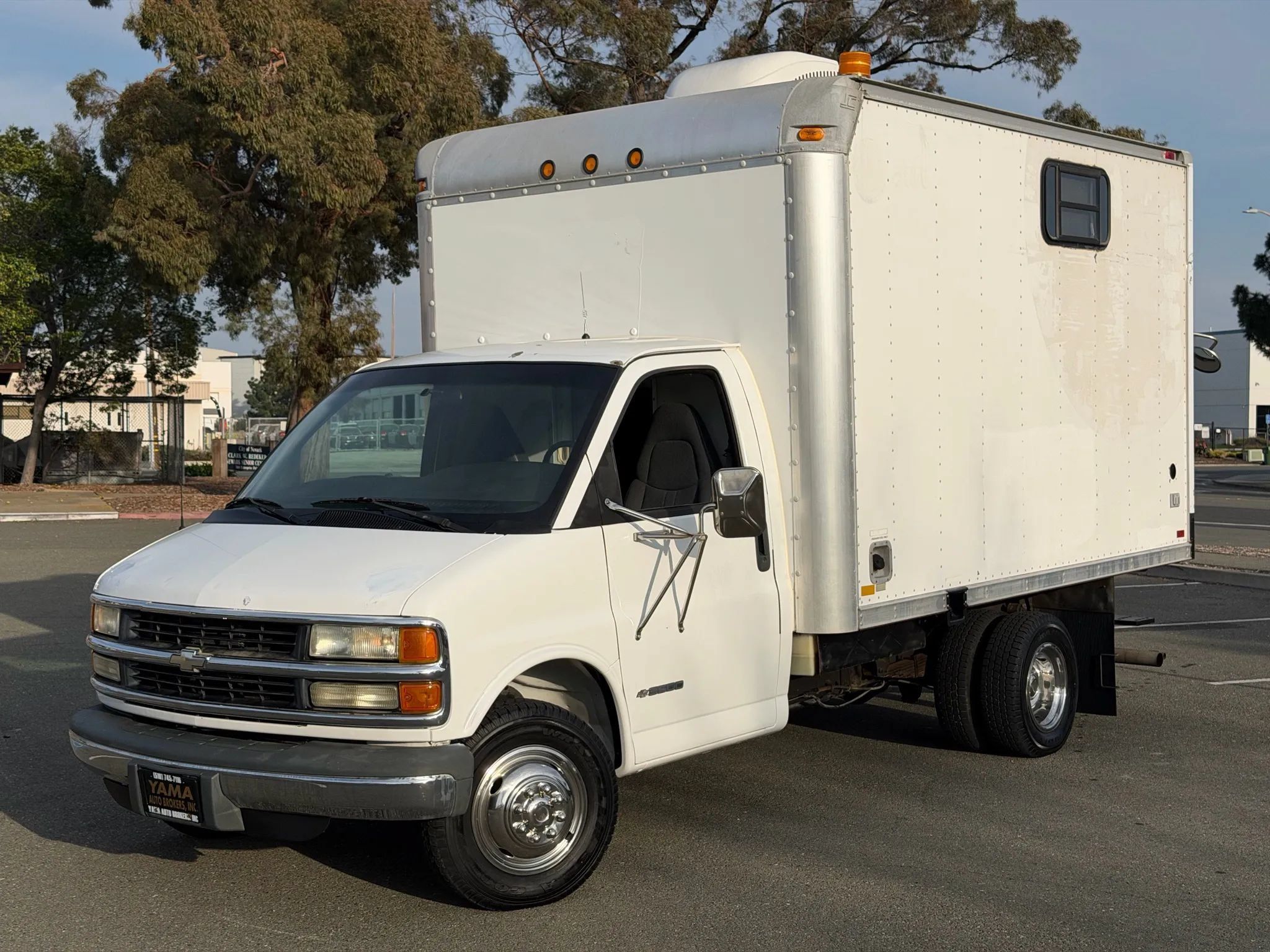 Used 2002 Chevrolet Express 3500 w/ Appearance Pkg RWD image 1