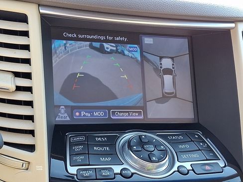 Used 2014 INFINITI QX70 AWD w/ Premium Package image 19