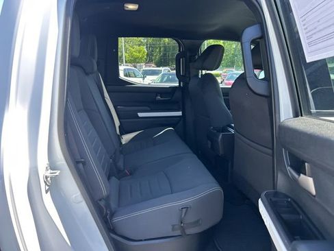 Used 2024 Toyota Tacoma TRD Off-Road AWD/4WD image 19