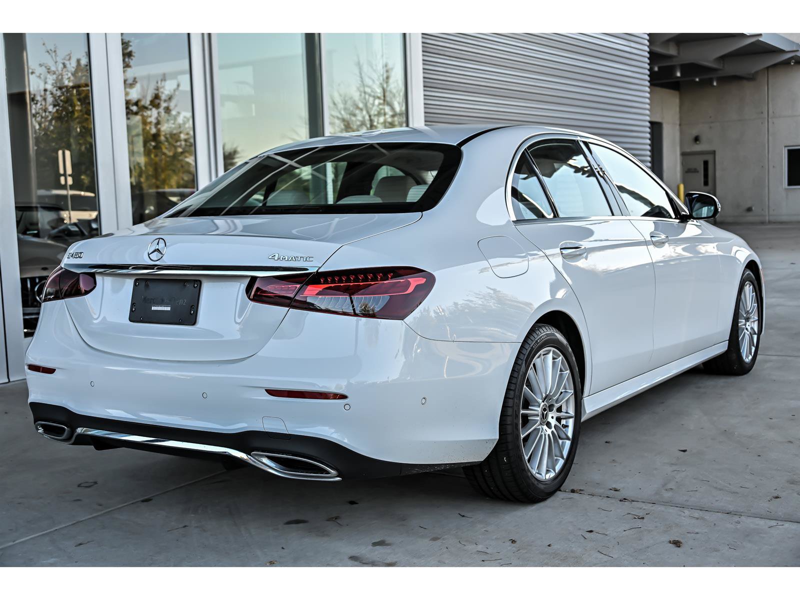 Certified 2022 Mercedes-Benz E 450 4MATIC Sedan image 8