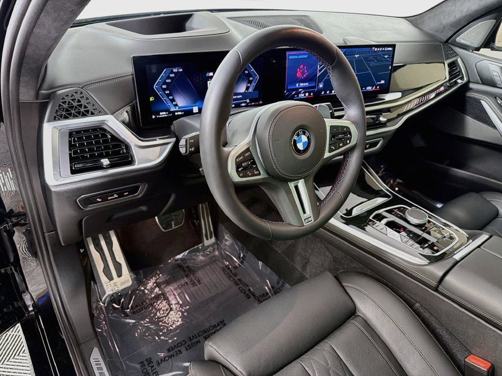 Used 2025 BMW X7 M60i w/ Climate Comfort Package AWD/4WD image 9