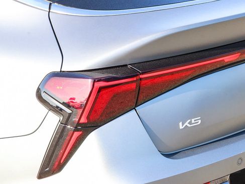 Used 2025 Kia K5 GT-Line w/ GT-Line Premium Package FWD image 9