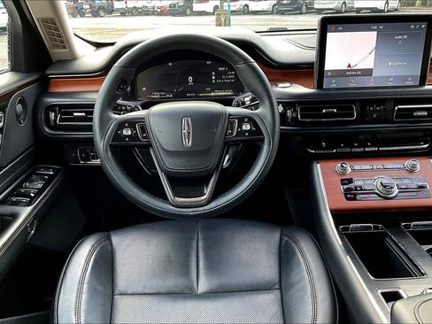 Used 2020 Lincoln Aviator Reserve w/ Class IV Trailer Tow Package image 5