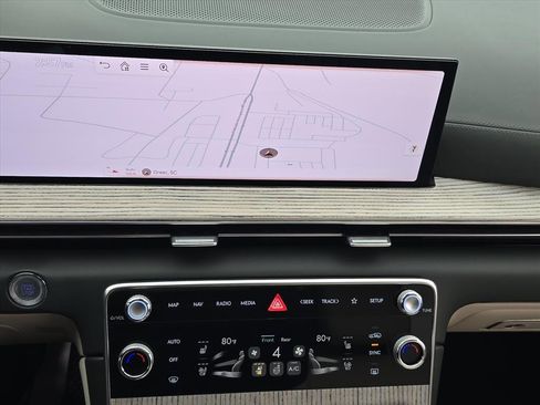 Used 2025 Genesis GV80 2.5T Prestige image 17