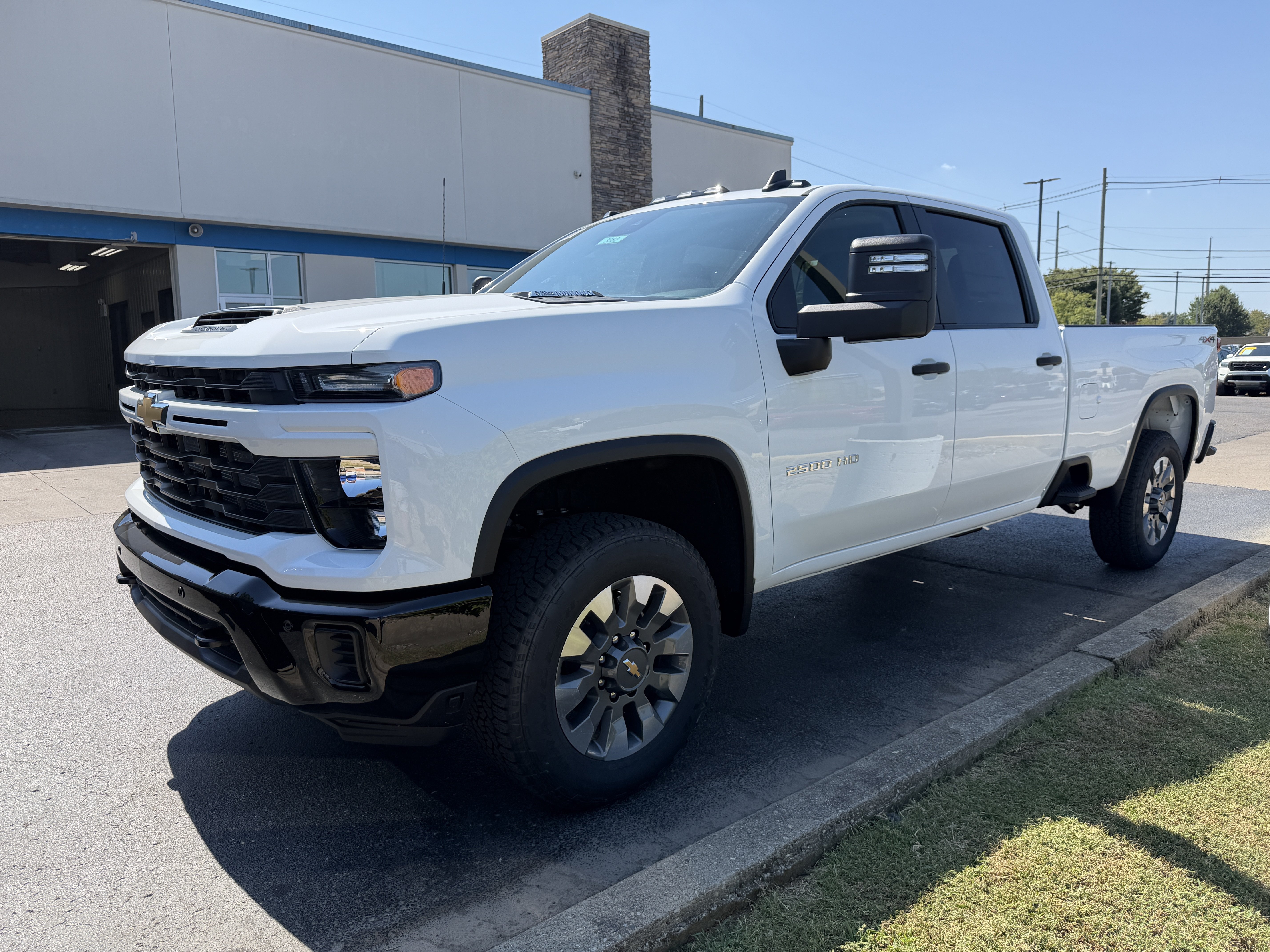 New 2026 Chevrolet Silverado 2500 Custom w/ Custom Value Package AWD/4WD image 4