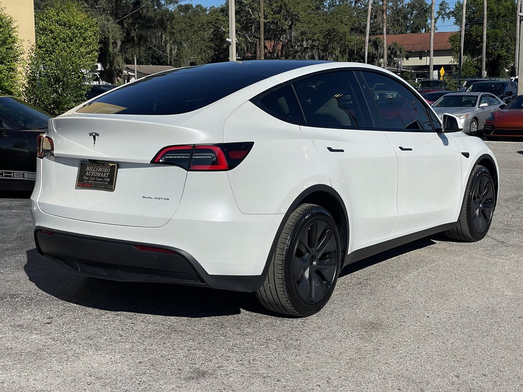 Used 2024 Tesla Model Y Long Range AWD/4WD image 22