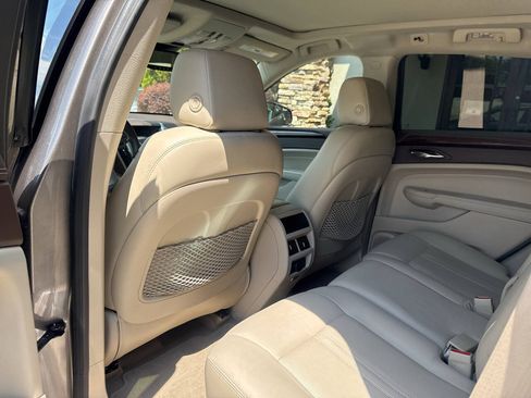 Used 2011 Cadillac SRX Luxury AWD/4WD image 11