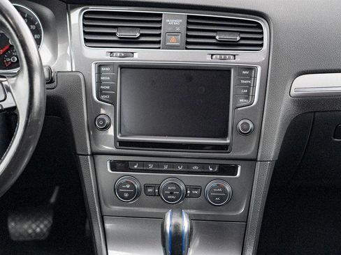 Used 2016 Volkswagen e-Golf SEL Premium image 19