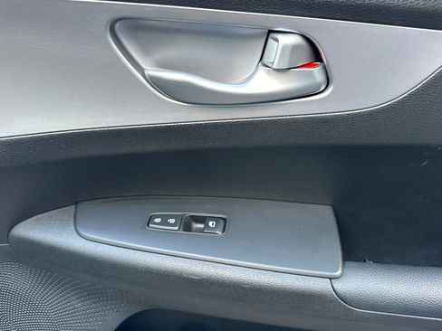 Used 2023 Kia Forte LXS w/ LXS Technology Package image 18