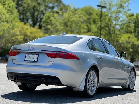 Used 2019 Jaguar XF Premium RWD image 5