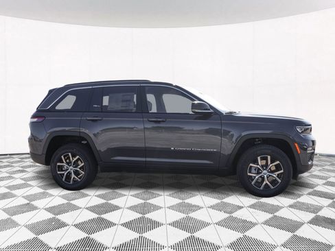 New 2025 Jeep Grand Cherokee Limited image 11