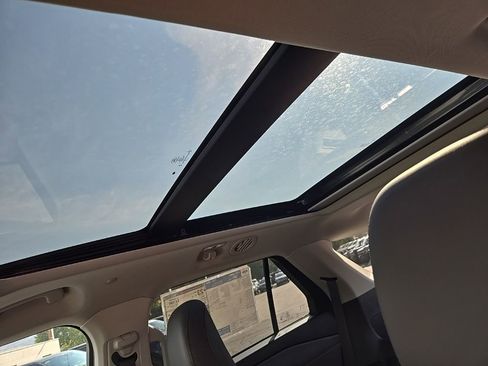 New 2025 Ford Explorer Active w/ Active Comfort Package image 24