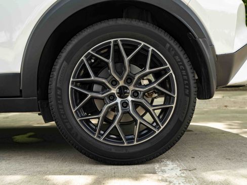 Used 2023 Nissan Kicks SR w/ SR Premium Package FWD image 15