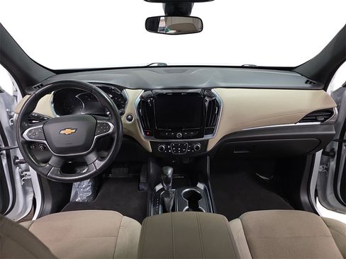 Used 2022 Chevrolet Traverse LT image 9