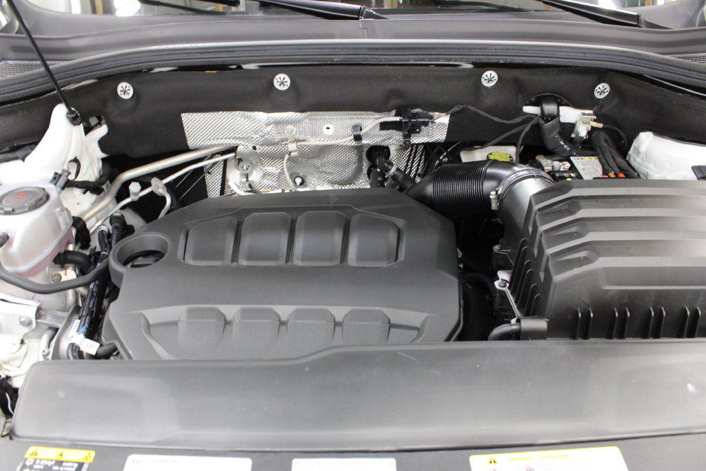 Used 2025 Volkswagen Atlas SEL Premium R-Line AWD/4WD image 35