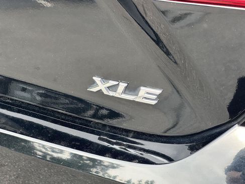 Used 2025 Toyota Camry XLE FWD image 10